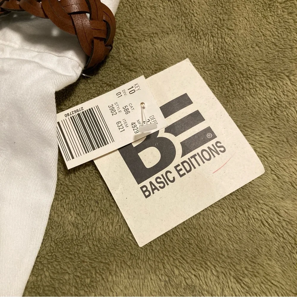 NWT Vintage Basic Editions Pleated Shorts with Belt Size 13/14